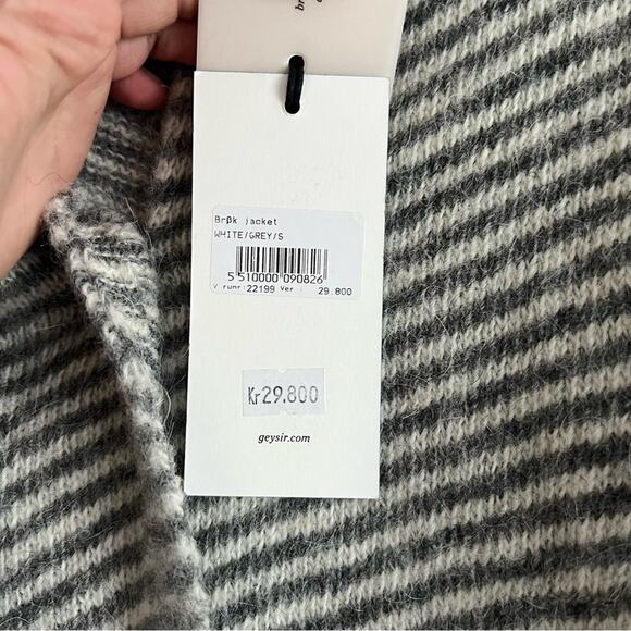 Geysir Women’s Gray White 100% Icelandic Wool Cardigan Sweater Size Small - Picture 5 of 9